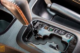 علت تقه زدن گیربکس اتوماتیک چیست و چگونه آن را برطرف کنیم؟